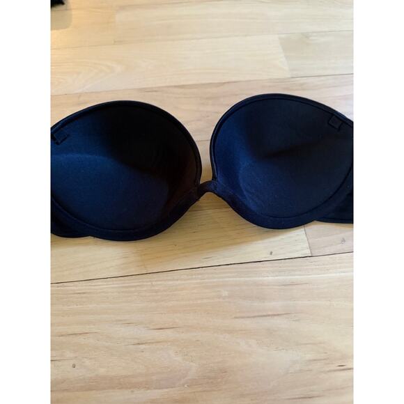 Black Strapless Bra - Picture 2 of 4
